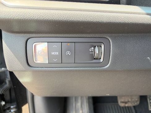 Used 2024 Chevrolet Traverse LT w/ Midnight/Sport Edition FWD image 24