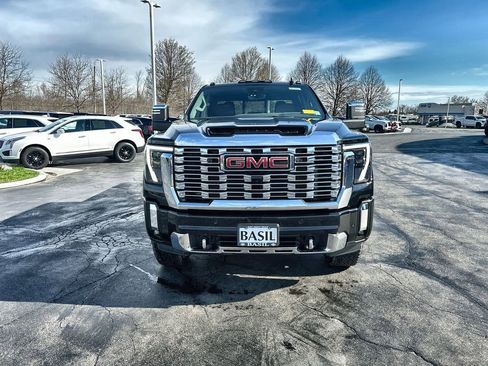 Used 2025 GMC Sierra 2500 Denali w/ Denali Reserve Package image 3