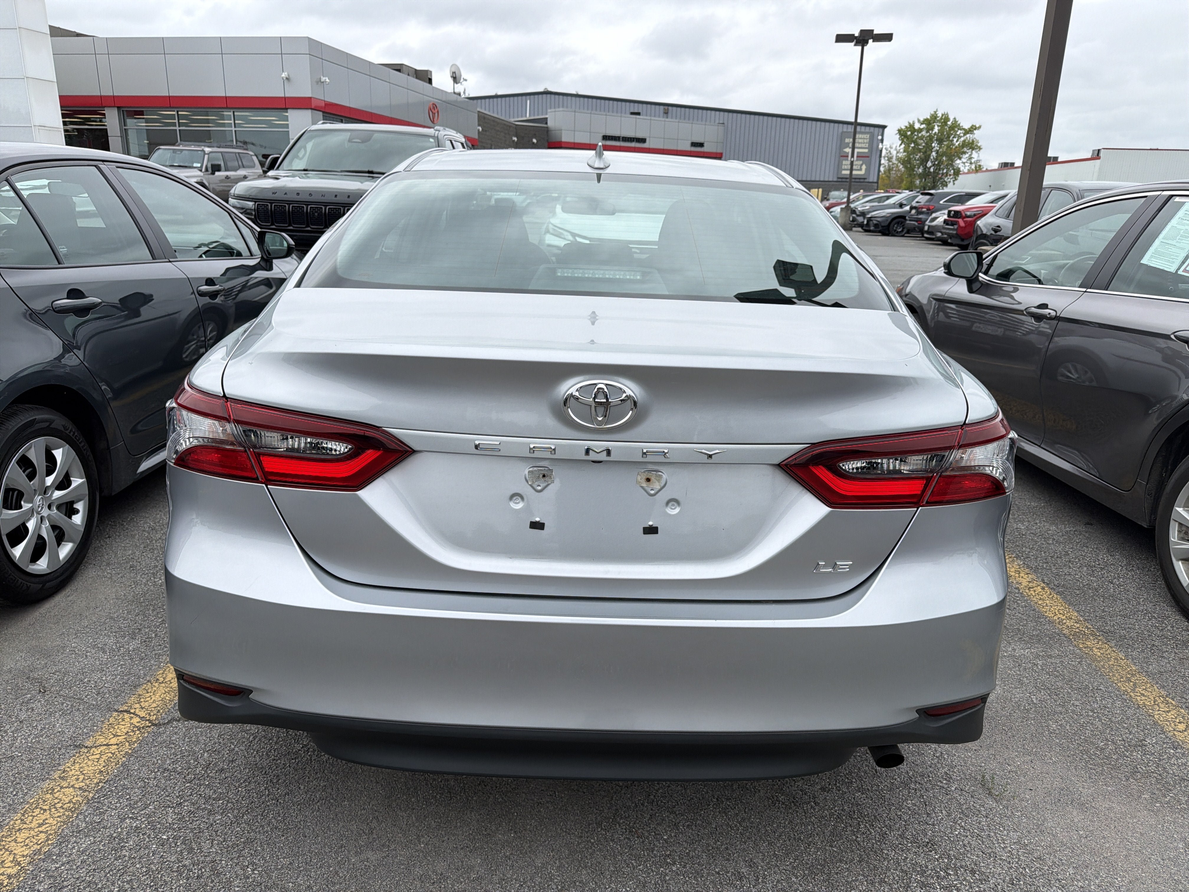 Used 2024 Toyota Camry LE FWD image 6