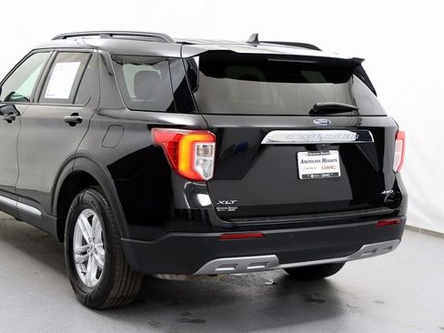 Used 2022 Ford Explorer XLT w/ Equipment Group 202A image 7
