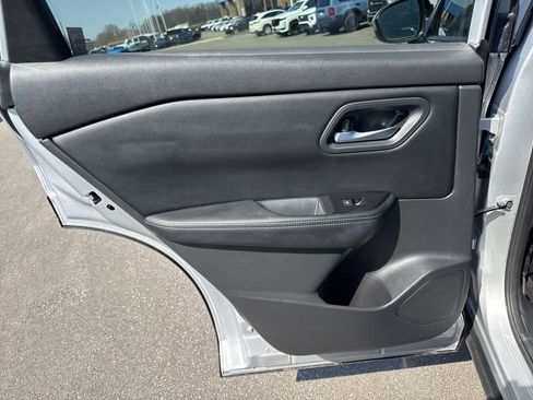 Used 2025 Nissan Rogue SV image 26