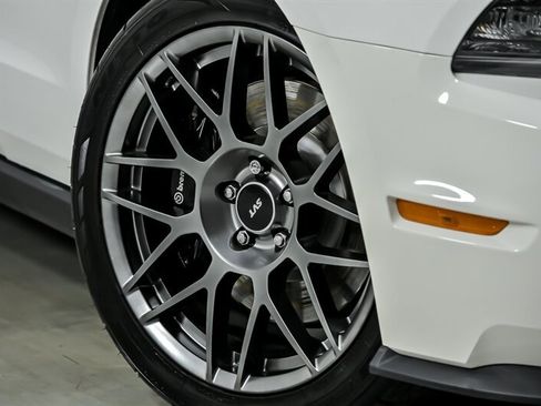 Used 2012 Ford Mustang Shelby GT500 w/ SVT Performance Pkg RWD image 4
