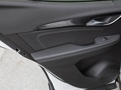 Used 2021 Buick Envision Essence w/ Technology Package I image 16