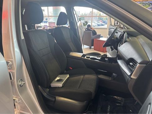 Used 2024 Nissan Rogue SV image 29