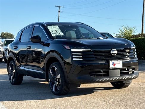 New 2026 Nissan Kicks SR image 2