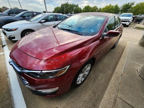 Used 2025 Chevrolet Malibu LT FWD image 4