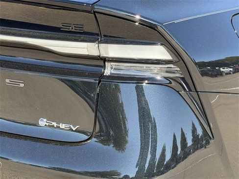 New 2026 Toyota Prius Plug-In Hybrid image 7