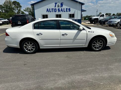 Used 2011 Buick Lucerne CXL FWD image 1