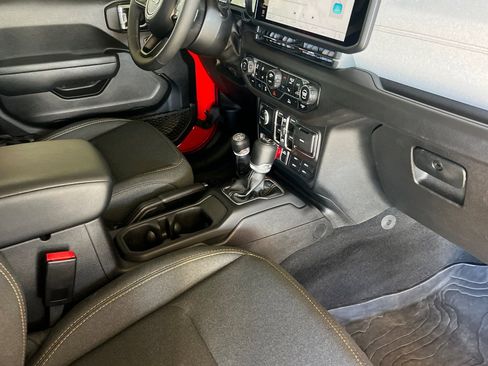 Used 2025 Jeep Wrangler Unlimited Sport S 4xe AWD/4WD image 16