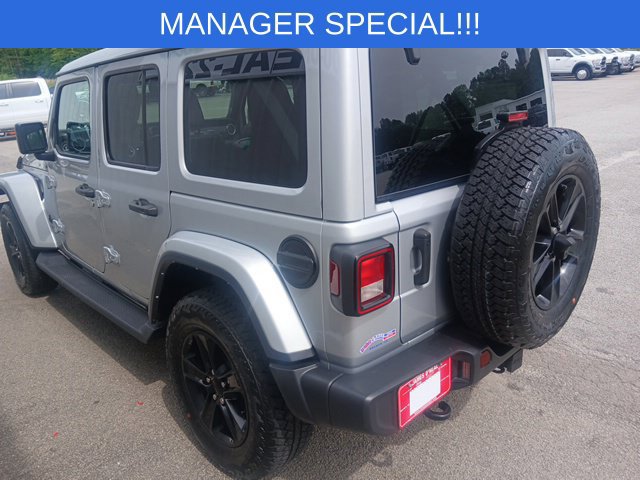 Used 2023 Jeep Wrangler Unlimited Sahara AWD/4WD image 4