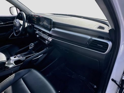 Certified 2024 Kia Telluride S w/ S Sunroof Package AWD/4WD image 31