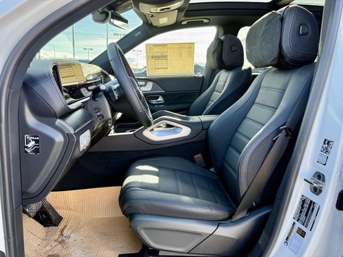 Used 2025 Mercedes-Benz GLE 580 4MATIC image 3