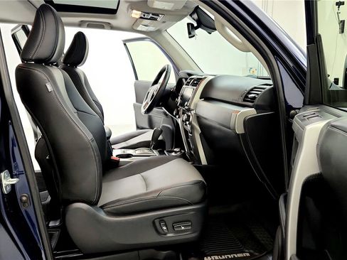 Used 2020 Toyota 4Runner SR5 Premium image 16