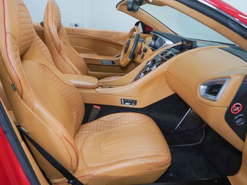 Used 2014 Aston Martin Vanquish Volante RWD image 28