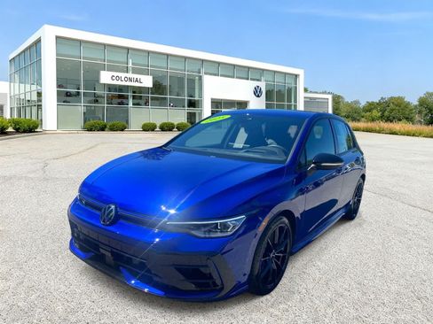 Certified 2025 Volkswagen Golf w/ Euro Style Package AWD/4WD image 1