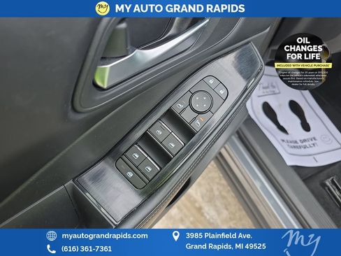 Used 2024 Nissan Rogue SV image 11