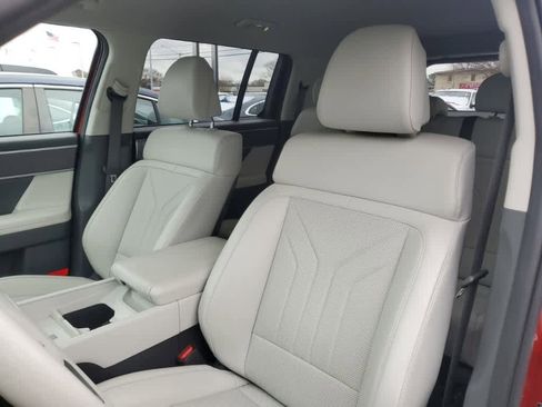 Certified 2025 Hyundai Santa Fe SEL image 3