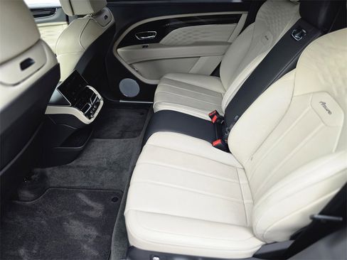 Used 2023 Bentley Bentayga Extended Wheelbase image 14