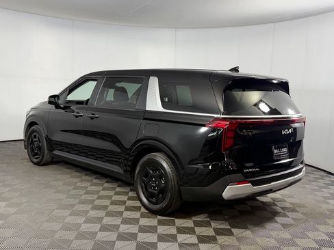 Used 2026 Kia Carnival FWD image 10