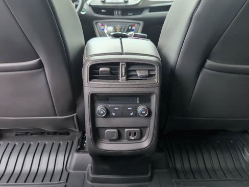 Used 2018 Buick Envision Essence FWD image 34