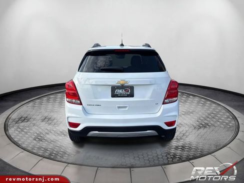 Used 2018 Chevrolet Trax LT w/ LT Convenience Package AWD/4WD image 4