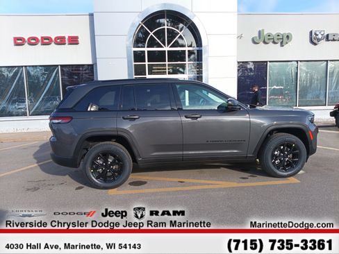 New 2025 Jeep Grand Cherokee Altitude AWD/4WD image 10