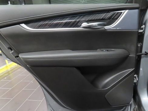 Certified 2025 Cadillac XT6 Premium Luxury image 11