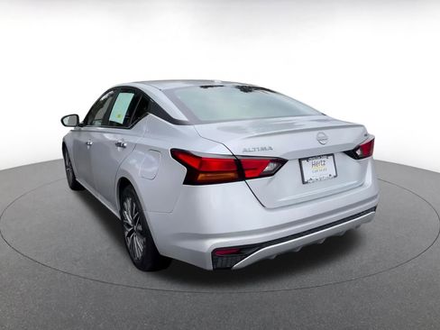 Used 2024 Nissan Altima 2.5 SV image 12