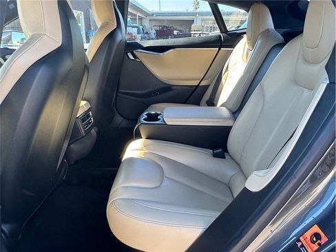 Used 2015 Tesla Model S 70D image 17