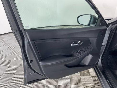 Used 2022 Nissan Sentra SV FWD image 16
