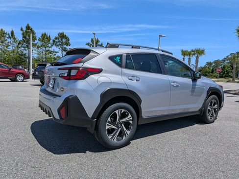 Used 2024 Subaru Crosstrek 2.0i Premium image 4
