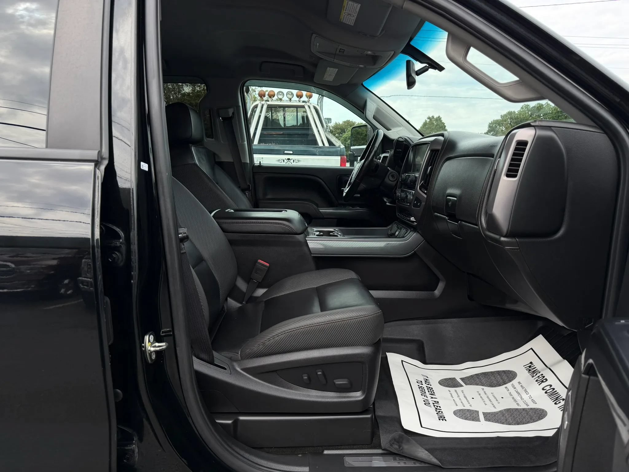 Used 2018 GMC Sierra 2500 SLT w/ Duramax Plus Package AWD/4WD image 26