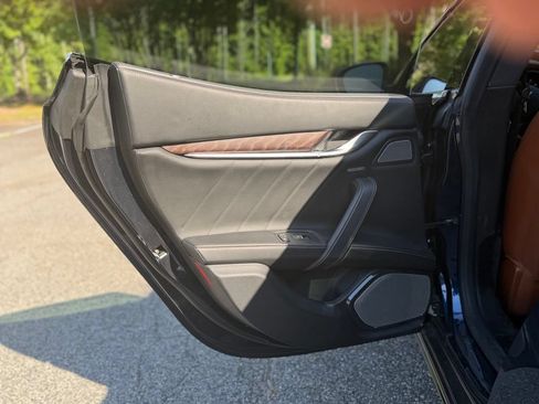 Used 2019 Maserati Ghibli S GranLusso RWD image 12