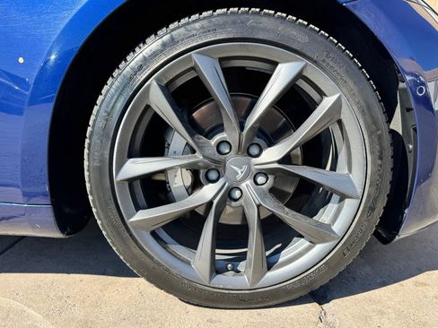 Used 2018 Tesla Model 3 Long Range AWD/4WD image 9