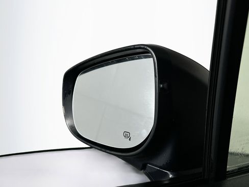 Used 2024 Subaru Crosstrek 2.0i Premium image 16