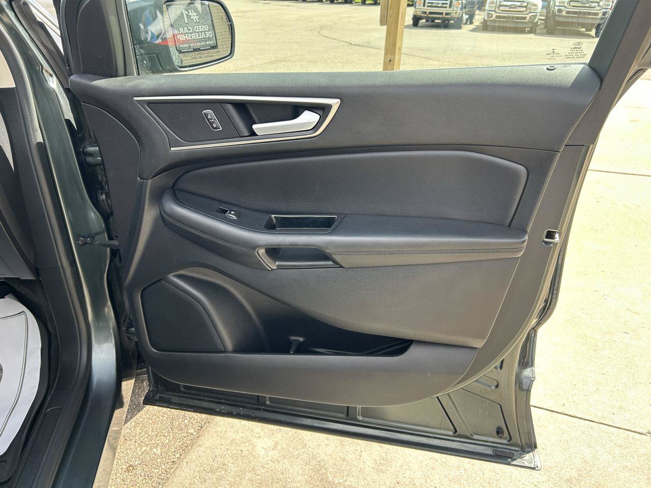 Used 2015 Ford Edge SEL w/ Equipment Group 201A FWD image 16