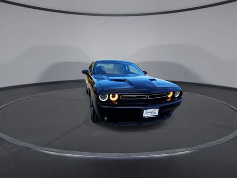 Used 2015 Dodge Challenger SXT Plus RWD image 2