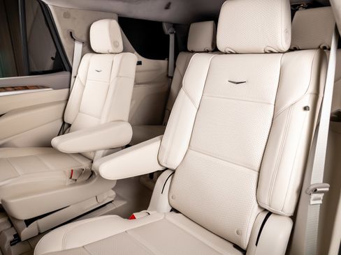 Used 2026 Cadillac Escalade Platinum Sport AWD/4WD image 25