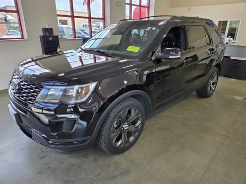 Used 2018 Ford Explorer Sport w/ Equipment Group 401A AWD/4WD image 3