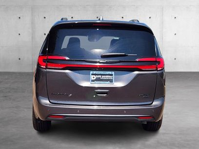 Used 2021 Chrysler Pacifica Limited w/ S Appearance Package