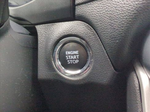 Used 2021 Toyota RAV4 Limited image 17