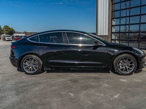 Used 2018 Tesla Model 3 Mid Range RWD image 4