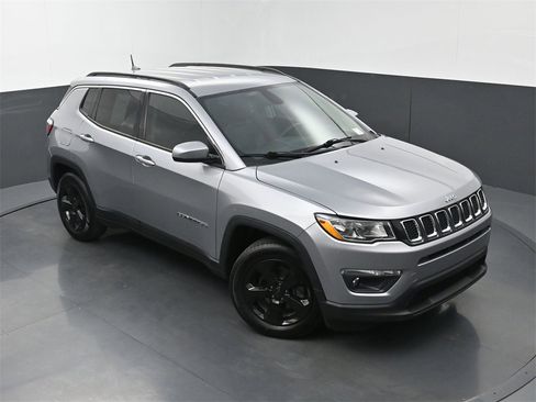 Used 2019 Jeep Compass Latitude w/ Popular Equipment Group image 31