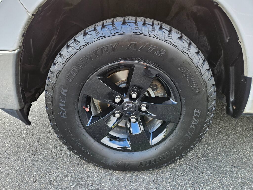 Used 2019 RAM 1500 Classic SLT w/ Protection Group AWD/4WD image 9