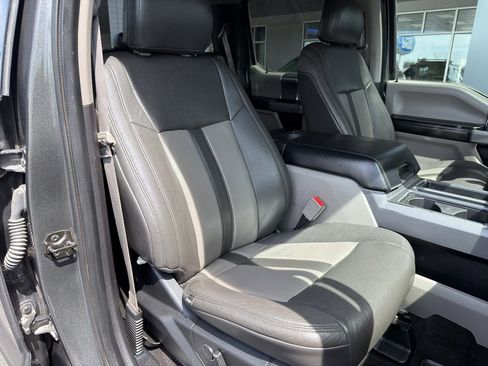 Used 2018 Ford F150 XLT w/ Equipment Group 302A Luxury AWD/4WD image 9