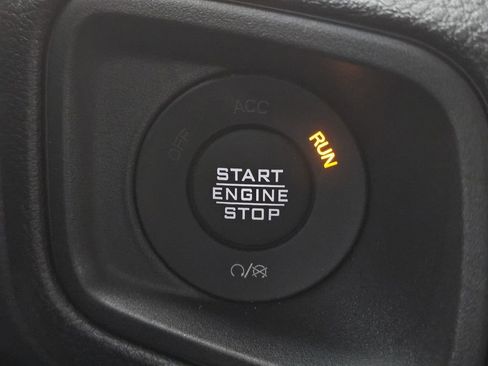 New 2025 Jeep Gladiator Sport image 22