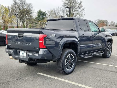 Used 2025 Toyota Tacoma TRD Sport image 6