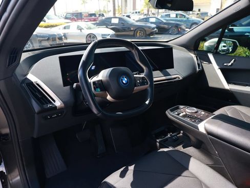Used 2025 BMW iX xDrive50 AWD/4WD image 15