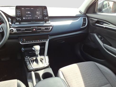 Used 2023 Kia Seltos S image 9