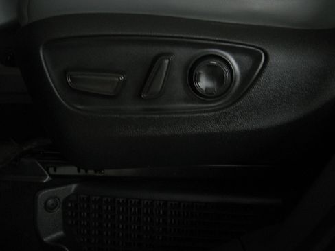 Used 2023 Toyota Sienna XLE image 14